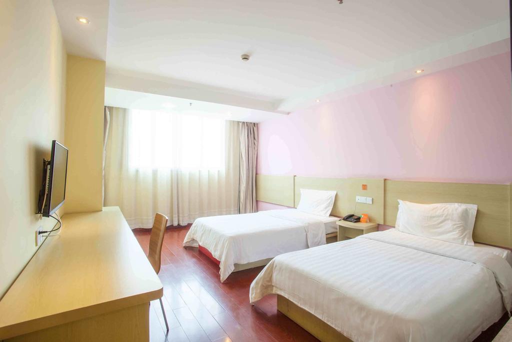 7Days Inn Guiyang Normal University Room photo